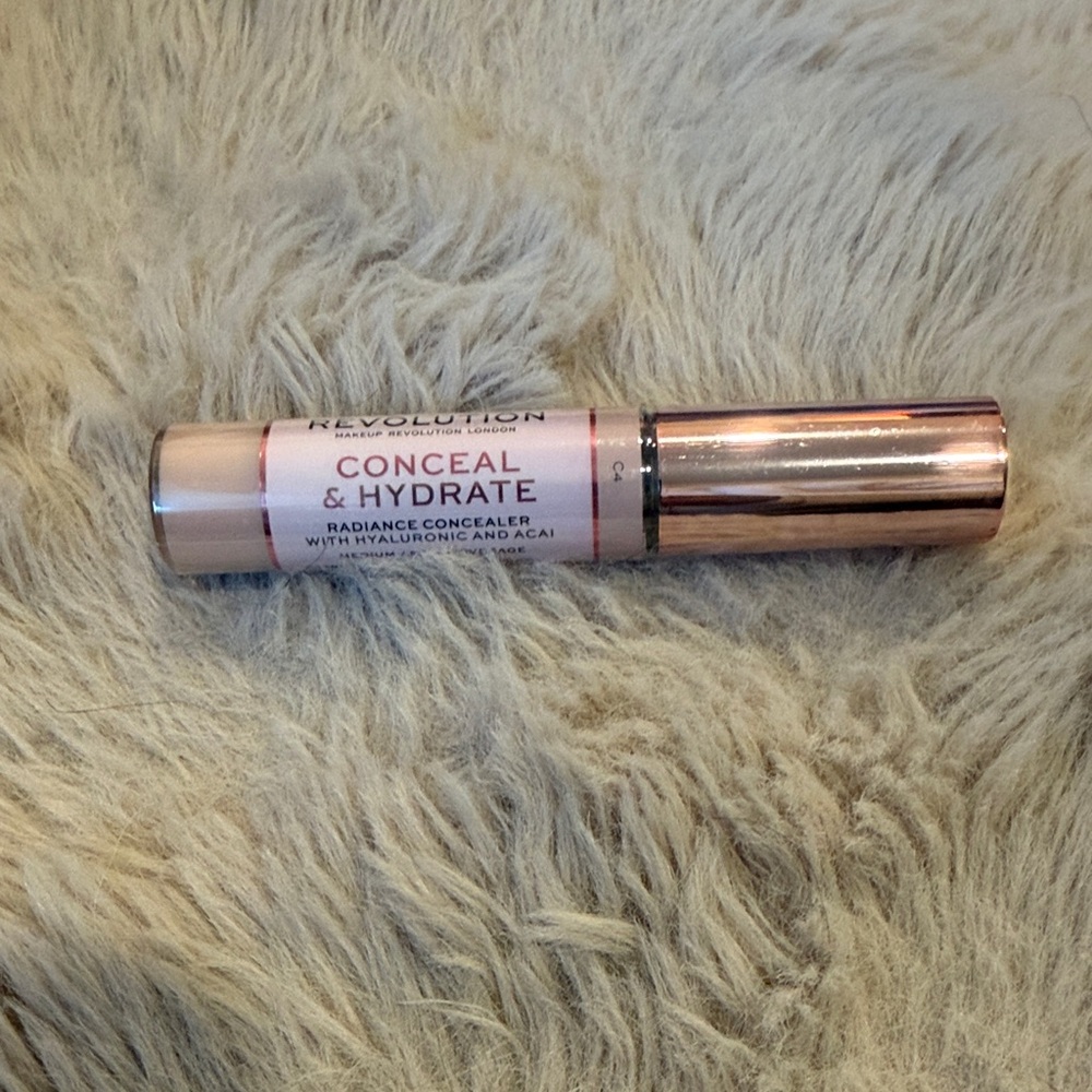 New Revolution Conceal & Hydrate Radiance Concealer - Cream